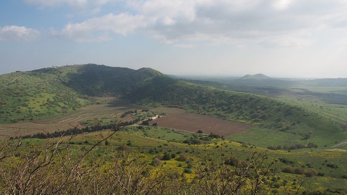 Golan kukkulat Mount Bentalilta kuvattuna huhtikuun alussa 2016. Kuva Aulis Kemppinen.